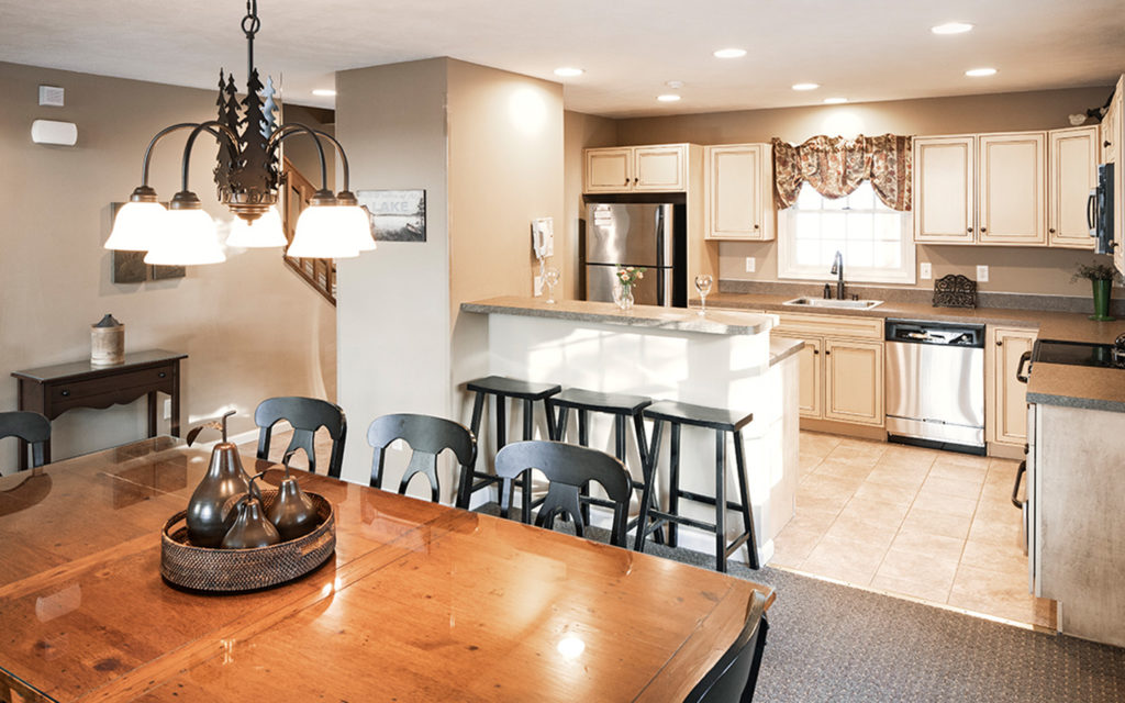 Lake Estate dining table, kitchen, breakfast bar.