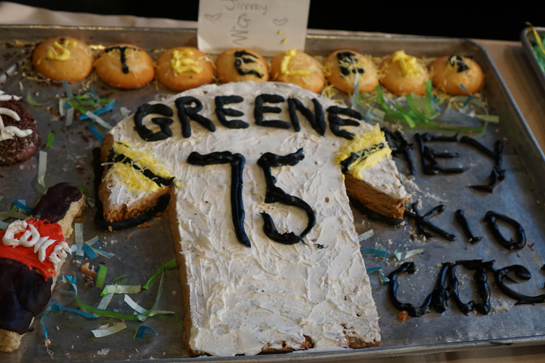 t-shirt cake. text: Greene 75.