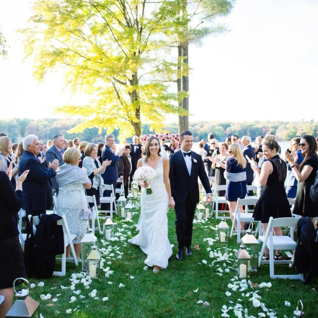 Whether there’s 15 or 150 guest, we cherish being a part of your love story… We are there to make your day perfect at Woodloch! What kind of wedding do you imagine yourself having??💍 #woodloch #microwedding #wedding #poconos #poconomtns