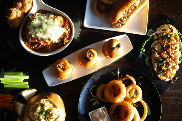 Who are you bringing with you to dine at Woodloch Springs? #woodloch #resort #dining #poconos #pennsylvania