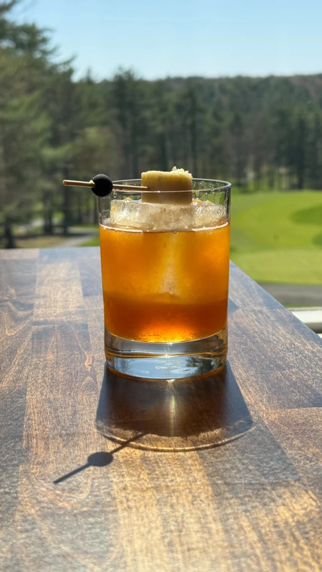 Barbados Old Fashioned — tropical vibes in the Pocono Mountains!
This twist on the classic brings the island to your glass with:
✨ 2 oz rum
✨ 1 oz banana liqueur
✨ Fresh muddled bananas
✨ A couple dashes of bitters
Shaken, stirred, and served with sunshine ☀️

Thank you to @tammy_degrazia for the amazing drink!

#woodloch #cocktail #cocktailhour #oldfashioned #mixology #drinkoftheday #poconomtns