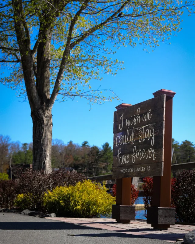 Spring’s calling—and it knows our address! From blossoming flowers to lakefront views, Woodloch is where spring truly comes alive 🌸🌿🌷😊 #woodloch #spring #resort #family #poconos #poconomtns
